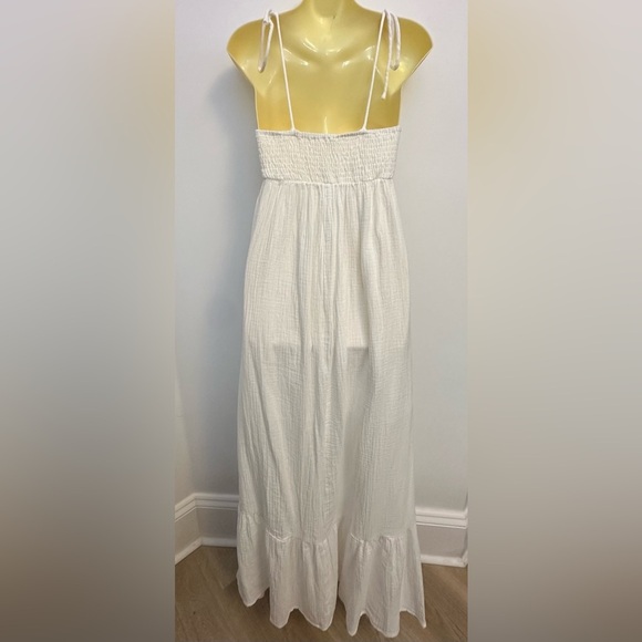 Shop Neighbor White Maxi Dress - Picture 2 of 11